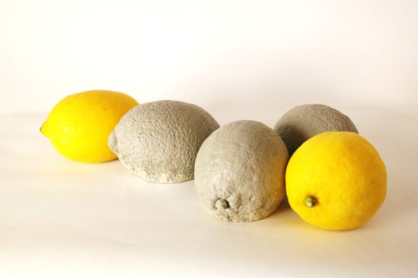 citroner gul o grå 1 600x400 - Citron, 8-9cm, Betong